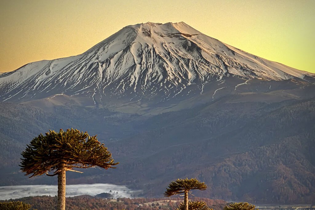 Foto panorámica de montaña en la región de Araucanía - Galería de fotos - Patagonia Blueprint